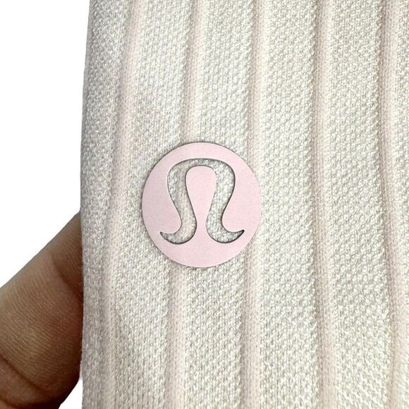 Lululemon Ebb to Street Crop Tank Size 12 Rib Map Strawberry Milkshake No Pads - Picture 3 of 5